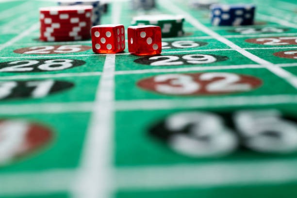 Mobile interface showing stake selection and spin controls